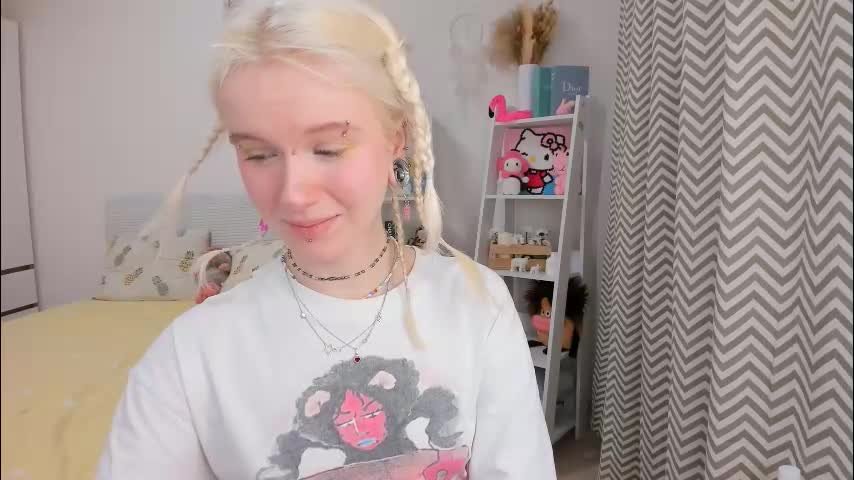mia_waterlily
